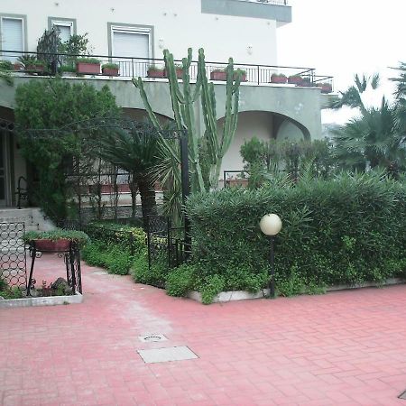 Lacco Ameno  Ischia - Panoramic Apartment On The Sea מראה חיצוני תמונה
