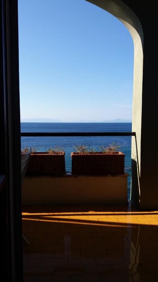 Lacco Ameno  Ischia - Panoramic Apartment On The Sea מראה חיצוני תמונה