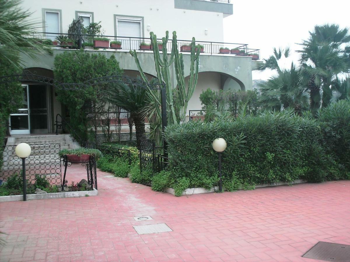 Lacco Ameno  Ischia - Panoramic Apartment On The Sea מראה חיצוני תמונה