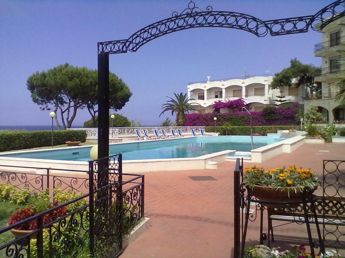 Lacco Ameno  Ischia - Panoramic Apartment On The Sea מראה חיצוני תמונה